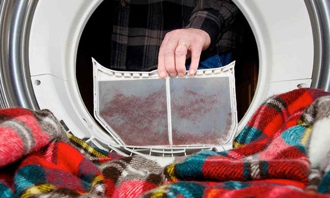 Máy sấy cần vệ sinh bụi vải thường xuyên